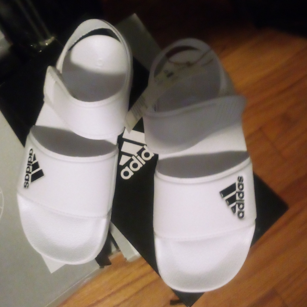 *NEW* ADIDAS SANDAL kids Size 2C